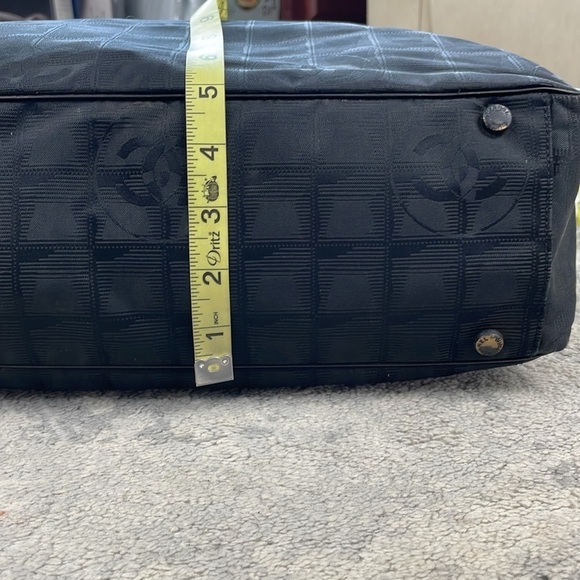 Chanel Travel Line Canvas Leather Tote Bag GM Black Side Buckles Zip Top - Picture 6 of 17